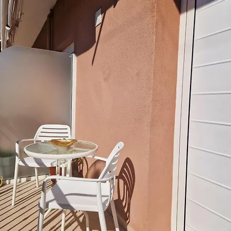 Ella Deluxe Appartement *