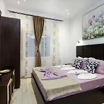 Ella Deluxe Apartament *