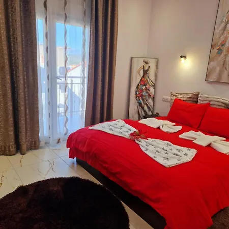 Ella Deluxe Apartman *