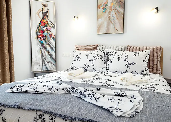 Ella Deluxe Apartament *